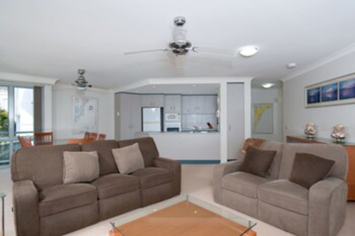 Room 2 of 16