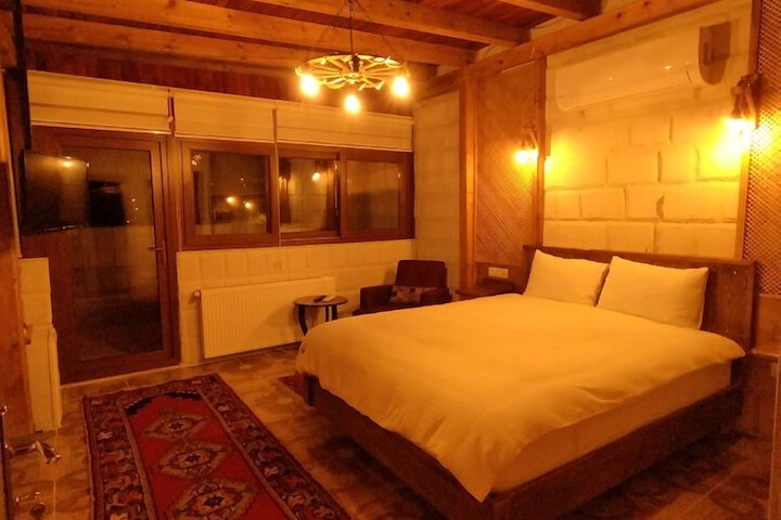 Room 13 of 78