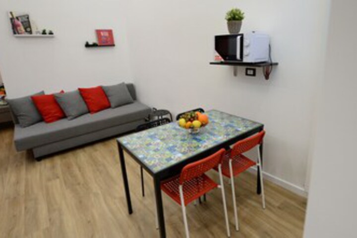 Room 9 of 30