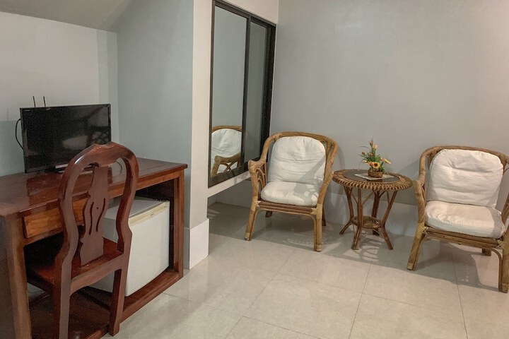Room 19 of 28