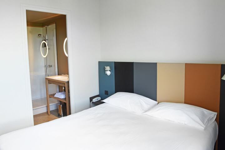 Room 5 of 21