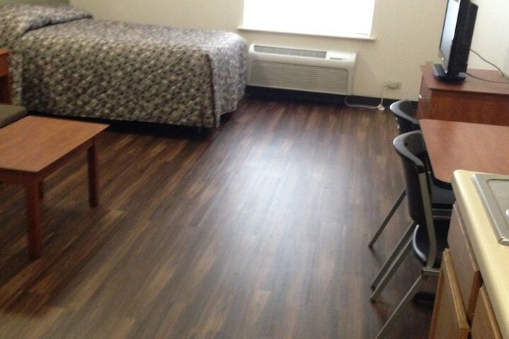Room 9 of 48