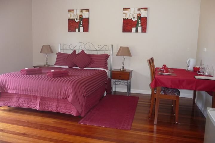 Room 5 of 35