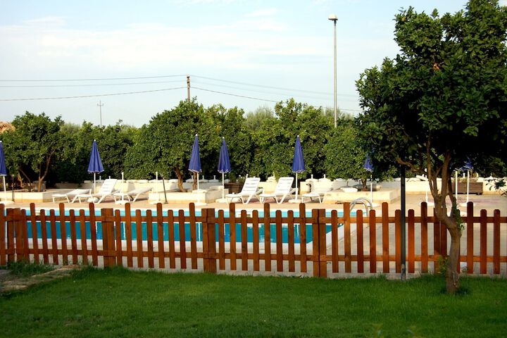 Hotel Pool