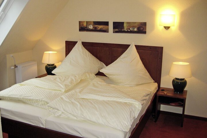 Room 2 of 7