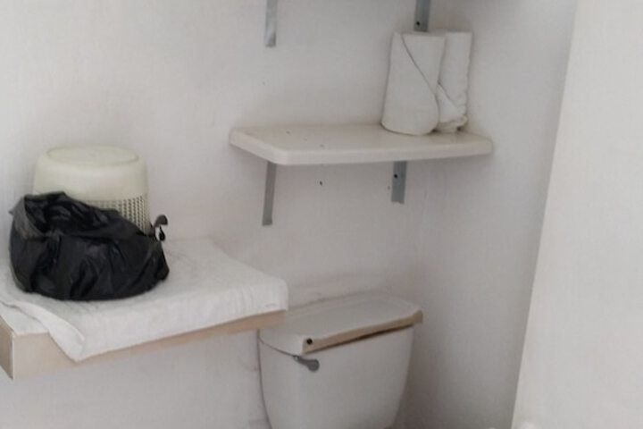 Room 10 of 11