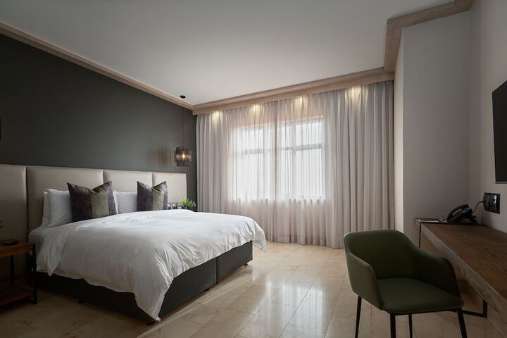 Room 9 of 236