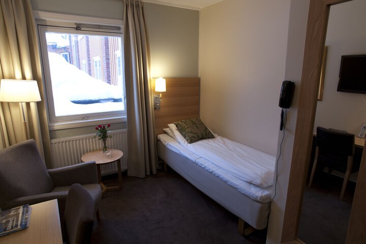 Room 8 of 46