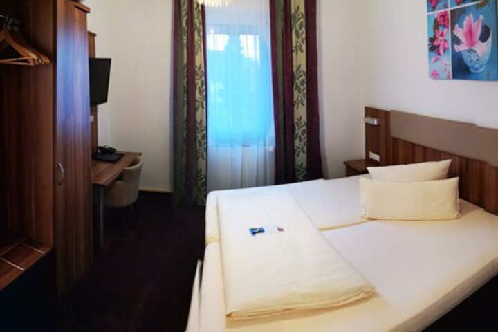 Room 31 of 53
