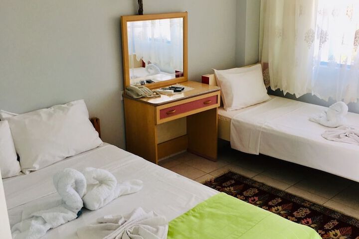 Room 6 of 49