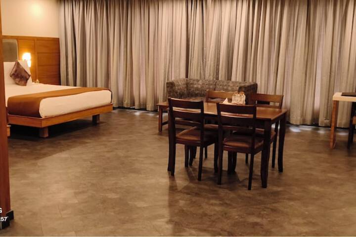Room 15 of 80