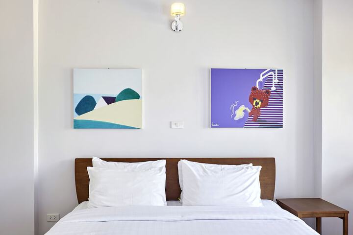 Room 16 of 80