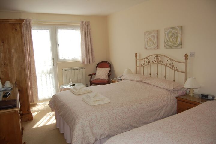 Room 3 of 38