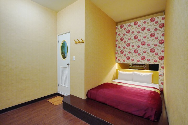 Room 26 of 66