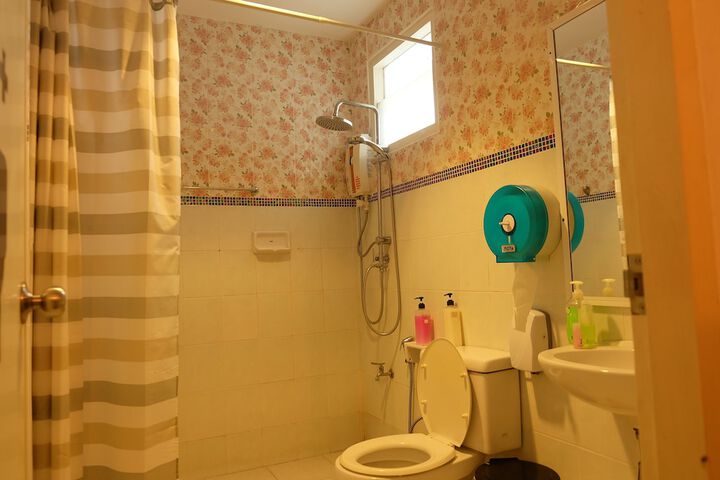 Room 29 of 37