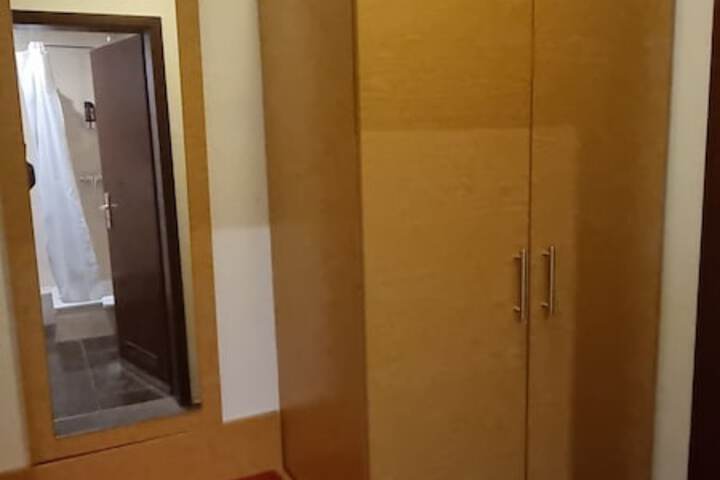 Room 10 of 16
