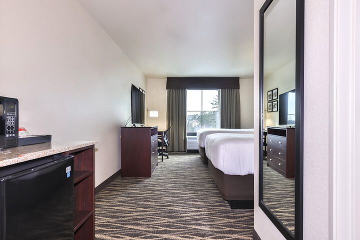 2 Queen Guest Room (7 of 12)