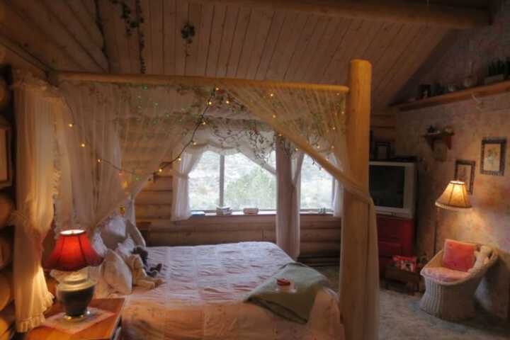 Log Cabin at Lynx Creek Farm in Prescott, AZ
