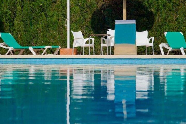 Pools & Facilities