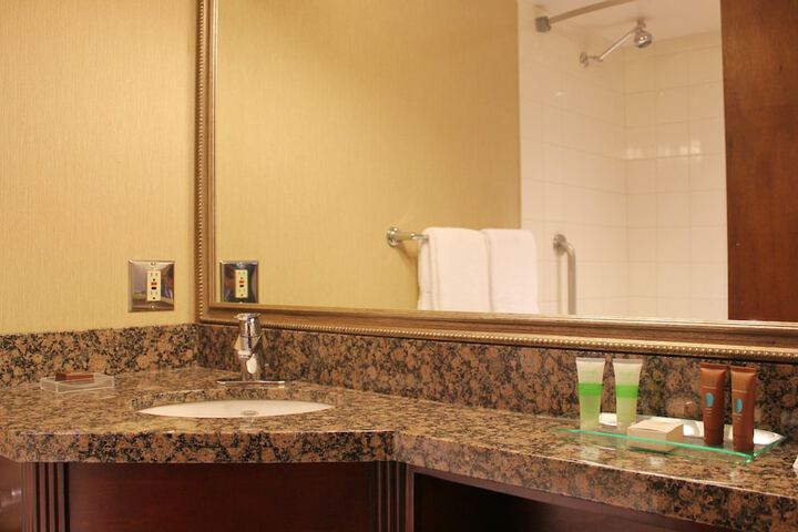 Room 52 of 152