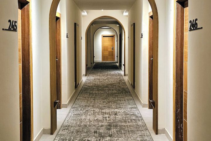 Ballroom/Hall 18 of 27