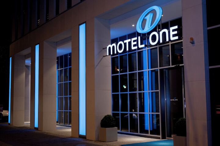 Hotel 52 of 56