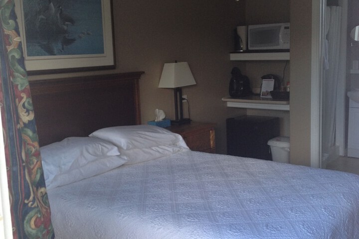 Room 5 of 38