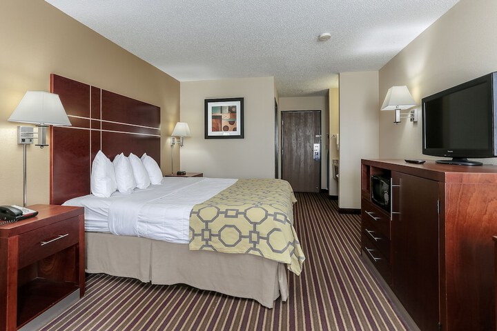 1 King Bed (9 of 11)