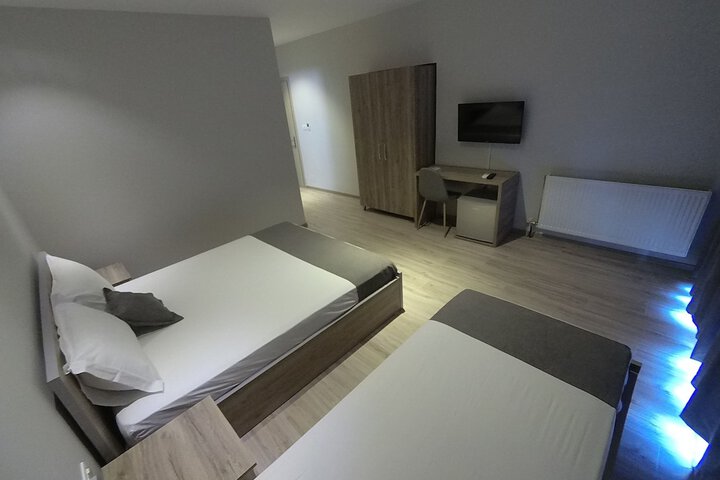 Room 6 of 40
