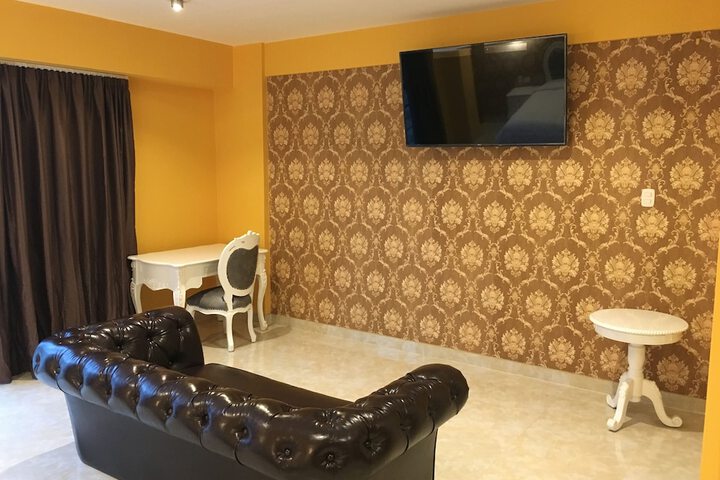 Room 2 of 23
