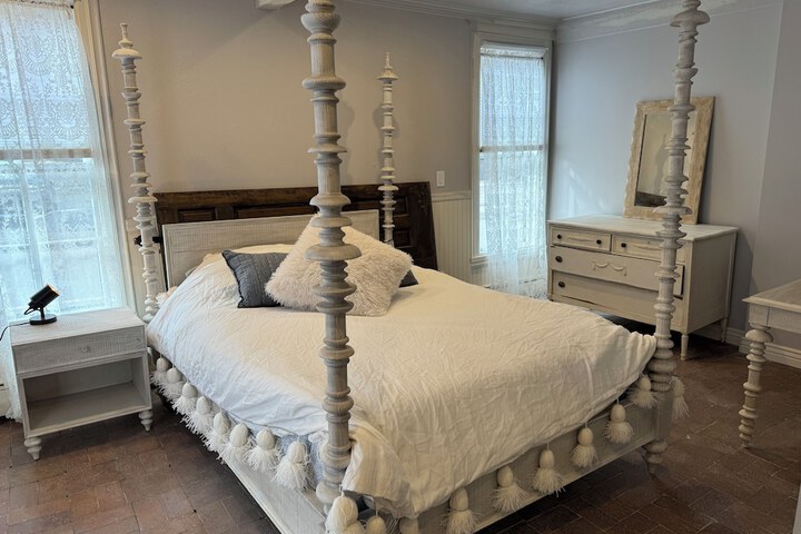 Room 15 of 53