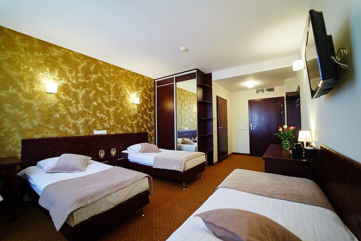 Room 10 of 43