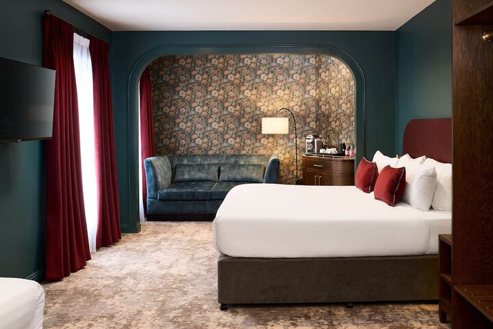 Room 4 of 31