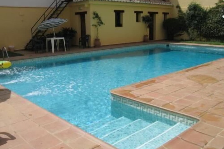 Pool 25 of 38