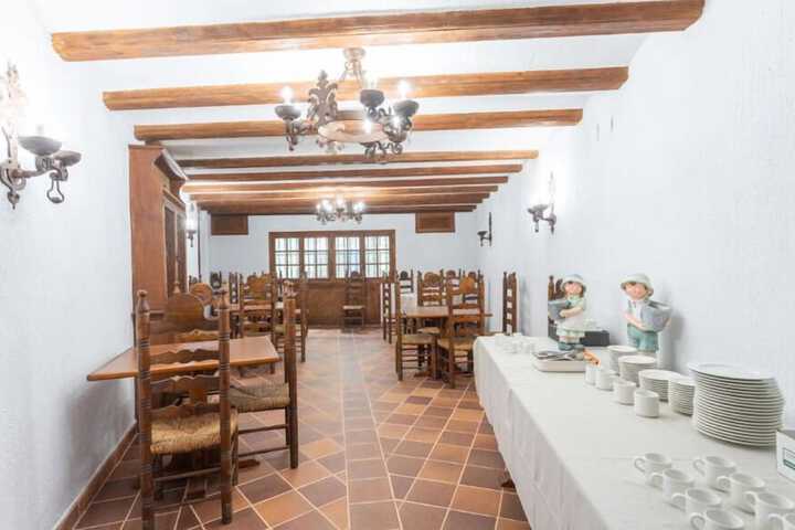 Dining 10 of 11