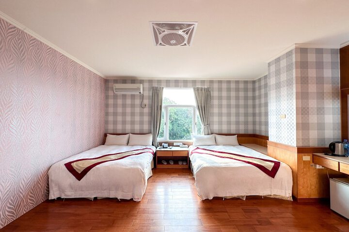 Room 8 of 60