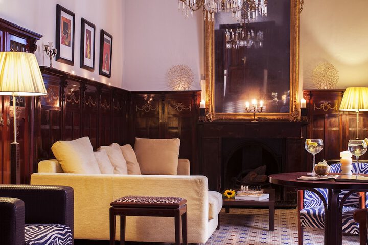 Lounge 101 of 112