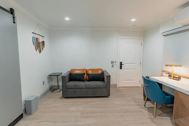 Room 5 of 15