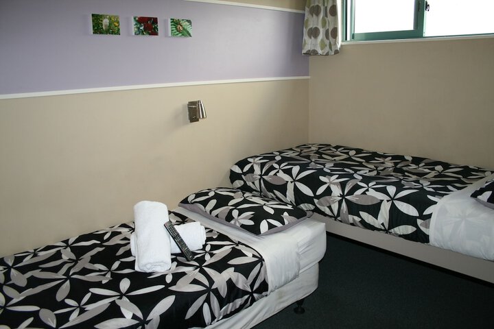 Room 4 of 74