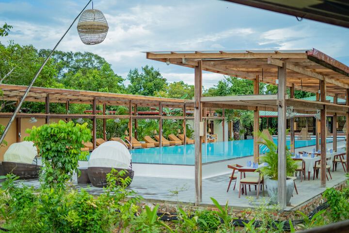 Pool 63 of 189