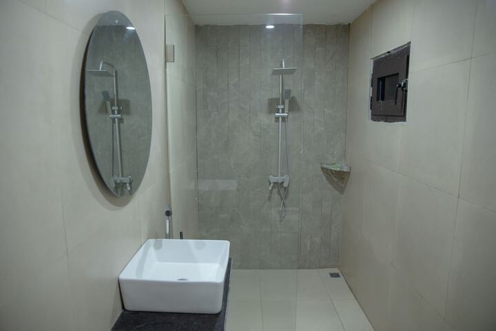 Room 16 of 27