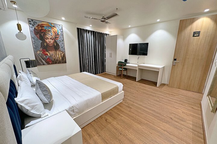 Room 17 of 76