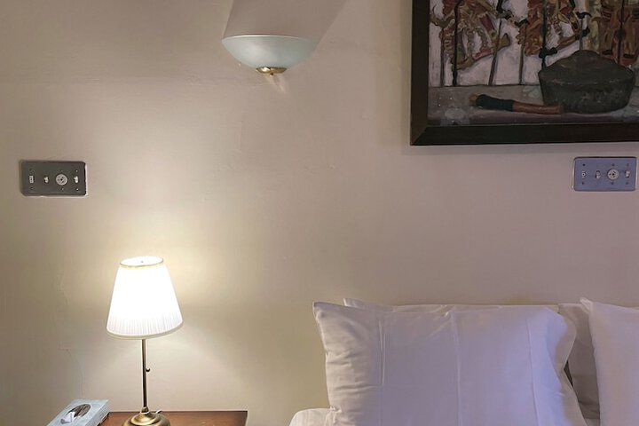 Room 17 of 39
