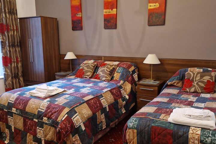 Room 6 of 15