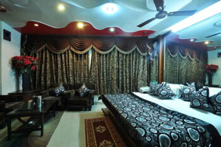 Room 12 of 26