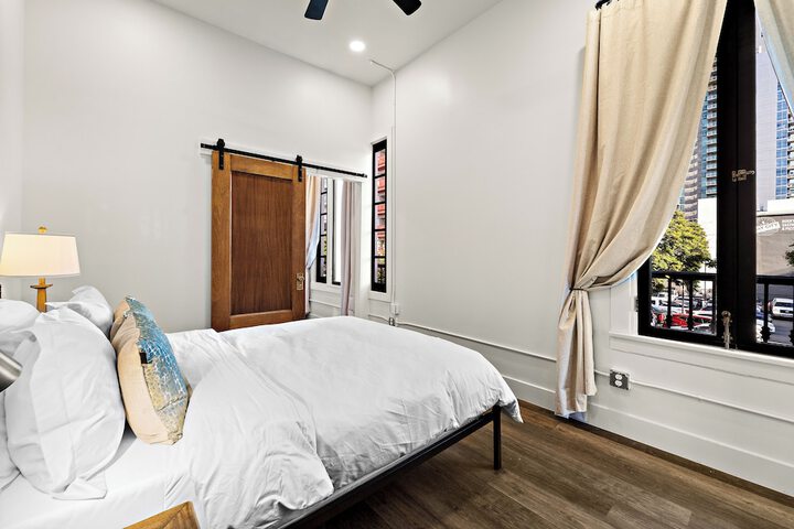 Room 6 of 191