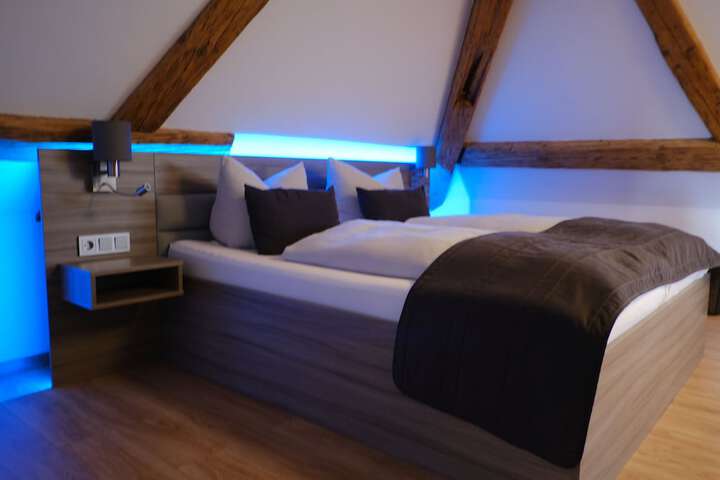 Room 11 of 40