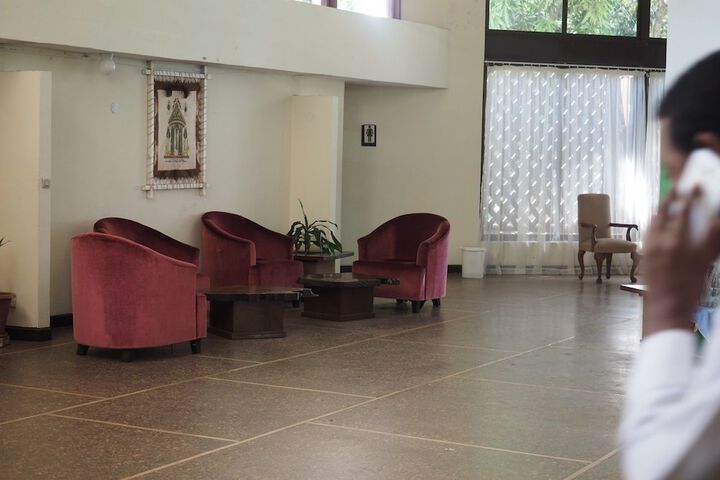 Guest Lobby