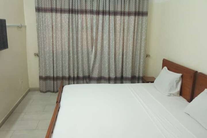 Room 3 of 9