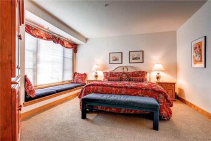 Room 27 of 32